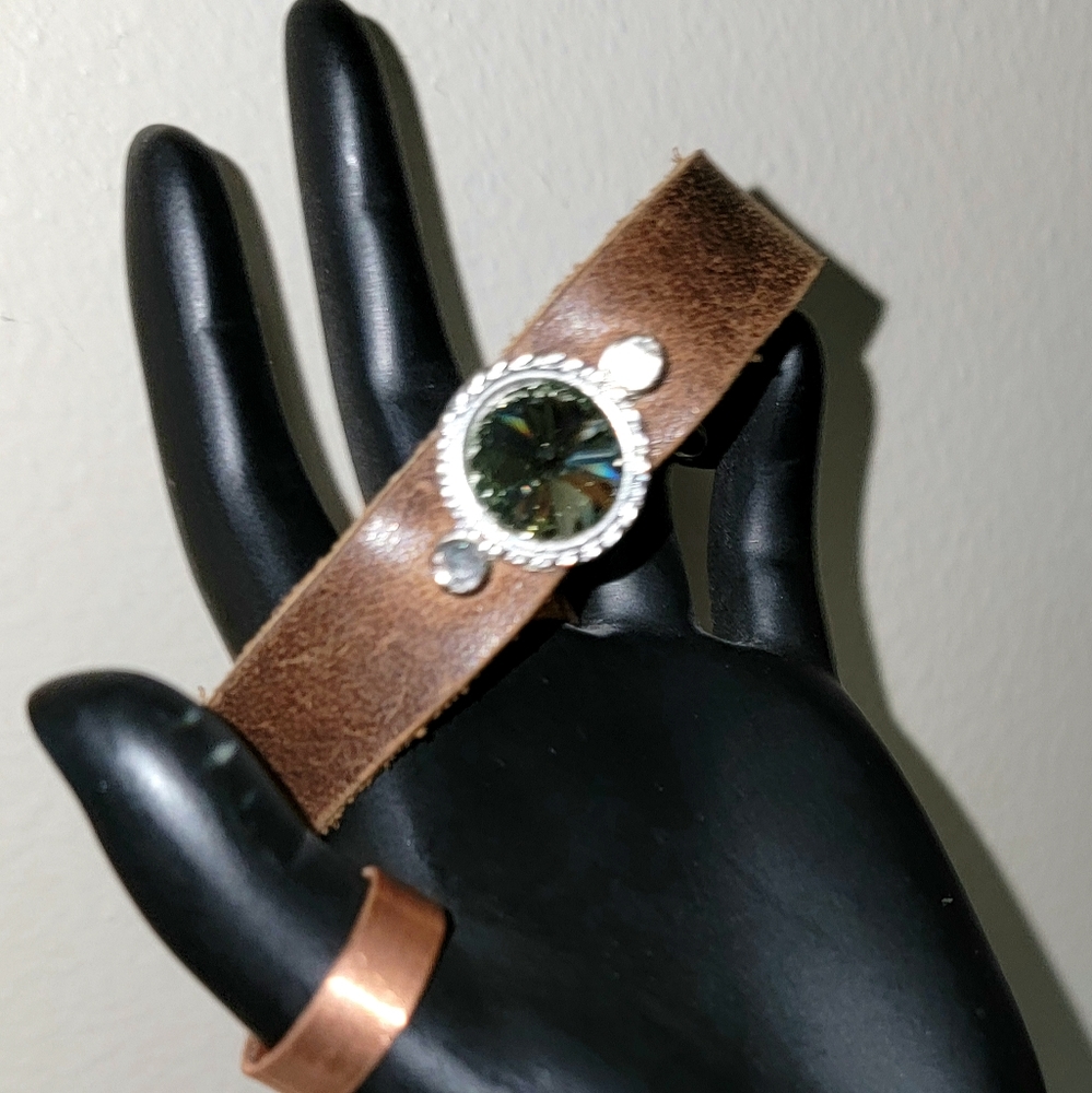 Leather bracelet - Picture 2 of 3
